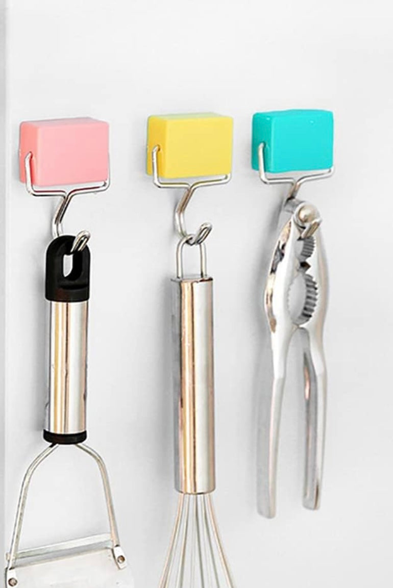 COLOURFUL MAGNETIC HOOKS