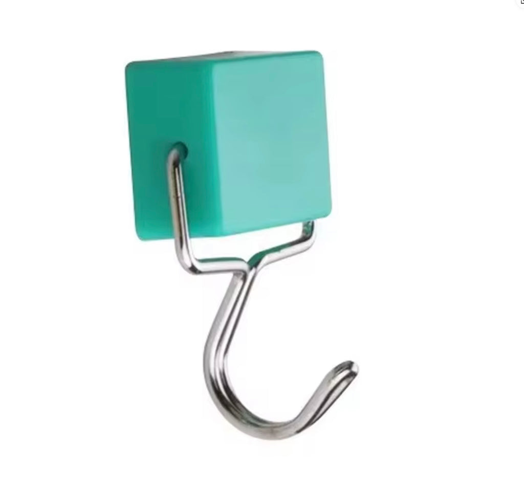 COLOURFUL MAGNETIC HOOKS